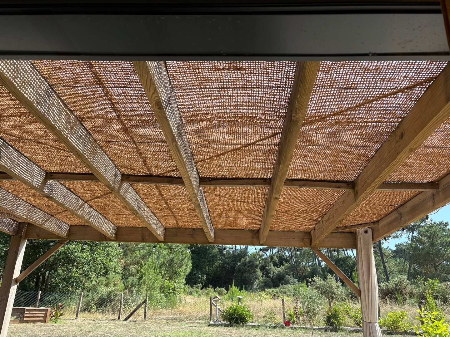 ombrière sur pergola super dense